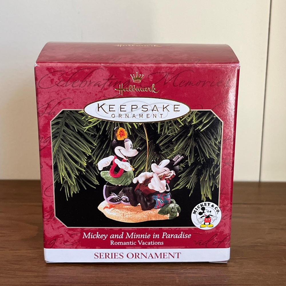 Hallmark Disney Mickey and Minnie in Paradise Romantic Vacations Series